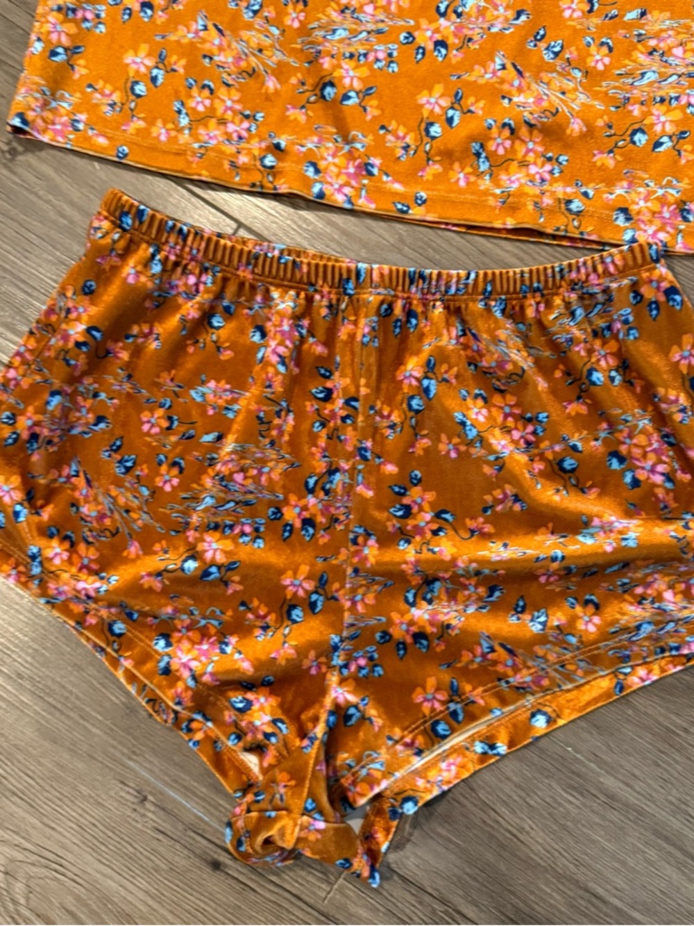 Savage X Fenty Crushed Velvet Floral Set Size Large - Picture 2 of 4